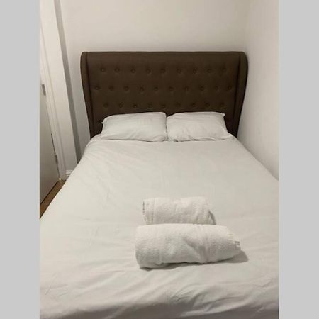 3 Bed Contemporary Crewe Apartment Eksteriør bilde